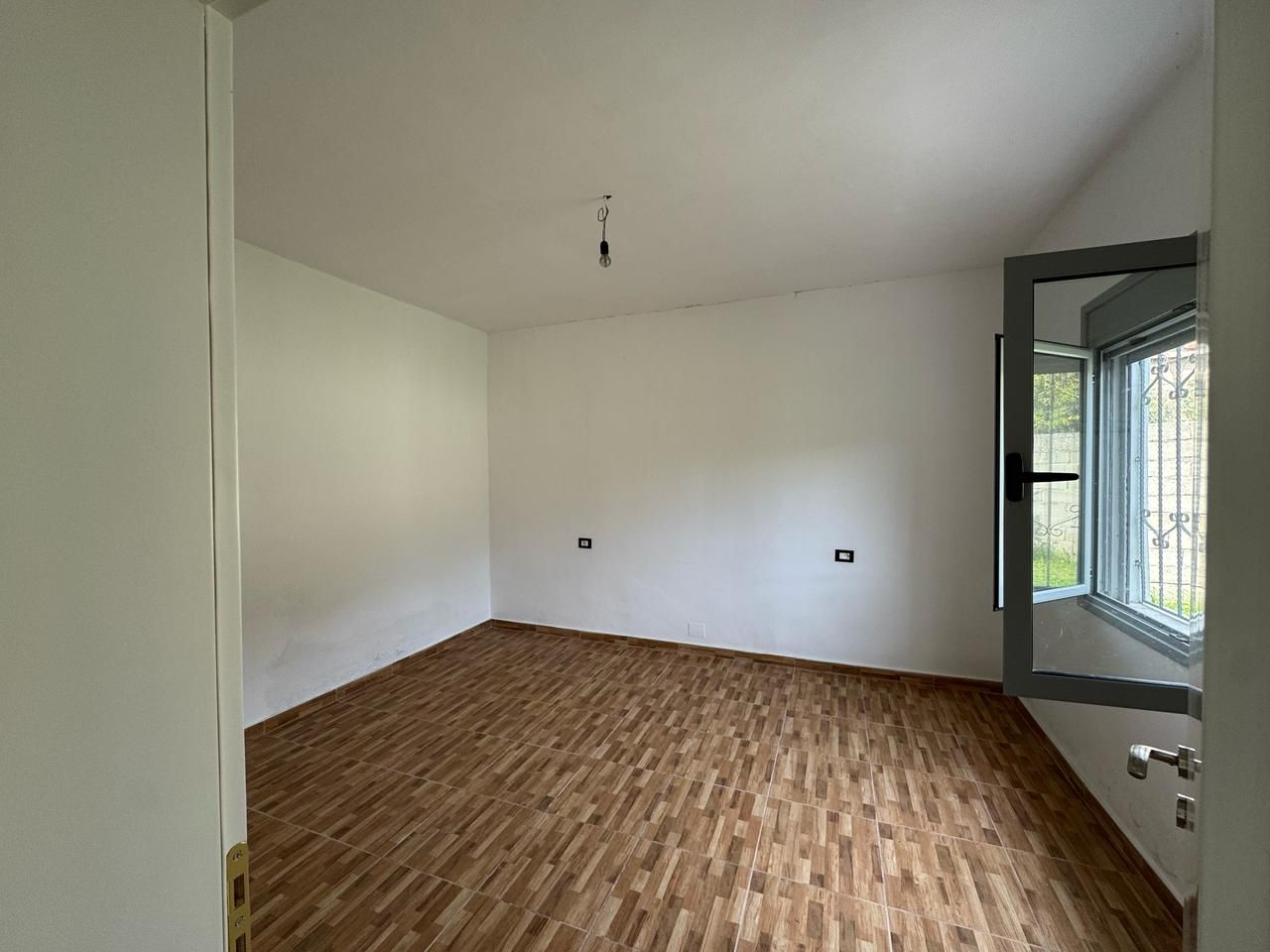 5 Rruga Miro Torbaci, Vlore